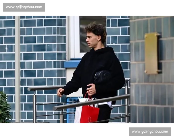 米兰官宣菲利克斯离队引众怒：零贡献为何获感谢？球迷集体炮轰俱乐部